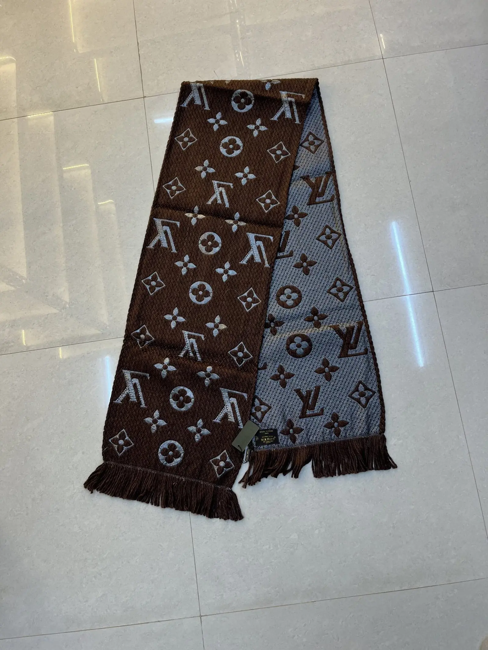 L.V Monogram